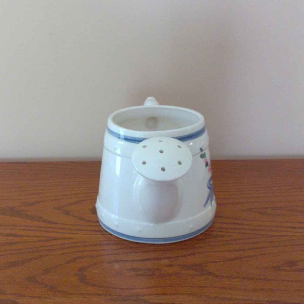 Vintage Ceramic Watering Can Vase 1 quart - Picture 5 of 9